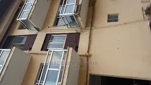 3bdrm Block of Flats in Adeniyi Jones for rent