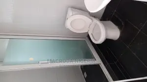 3bdrm Block of Flats in Adeniyi Jones for rent