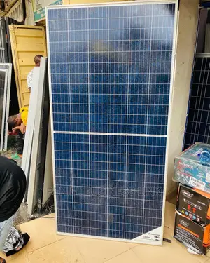 Quality Canadian 550watts Mono Crystalline Solar Panel.