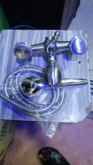 Bath Mixer With Telephone Shower