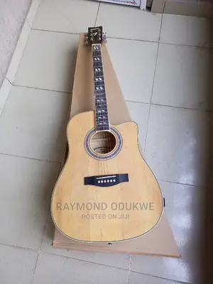 Yamaha F-600eq Semi Acoustic Electric Guitar