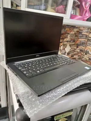 Laptop Dell Latitude 7390 8GB Intel Core I5 SSD 256GB