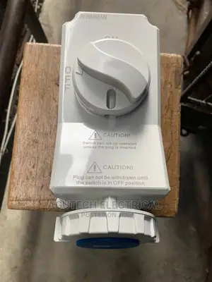 32a 3pin Single Phase Wall Mounted Switch Socket