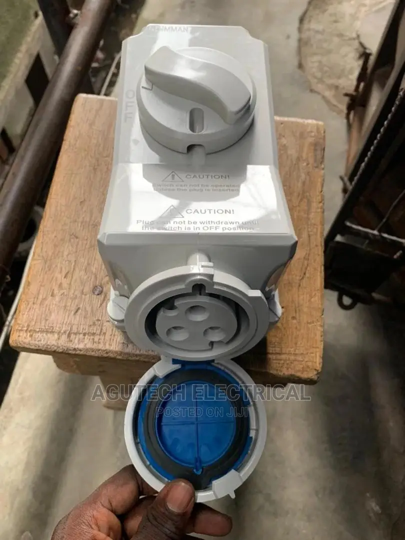 32a 3pin Single Phase Wall Mounted Switch Socket