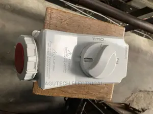 16a 5pin Three Phase Wall Mounted Switch Socket
