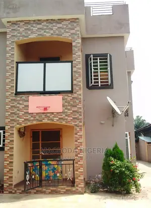 5bdrm Duplex in Ojodu for sale