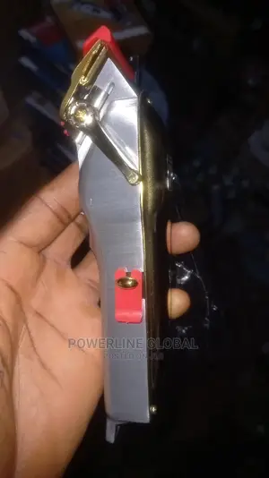 Rechargeable Clipper With High Precision for Hair Cuts