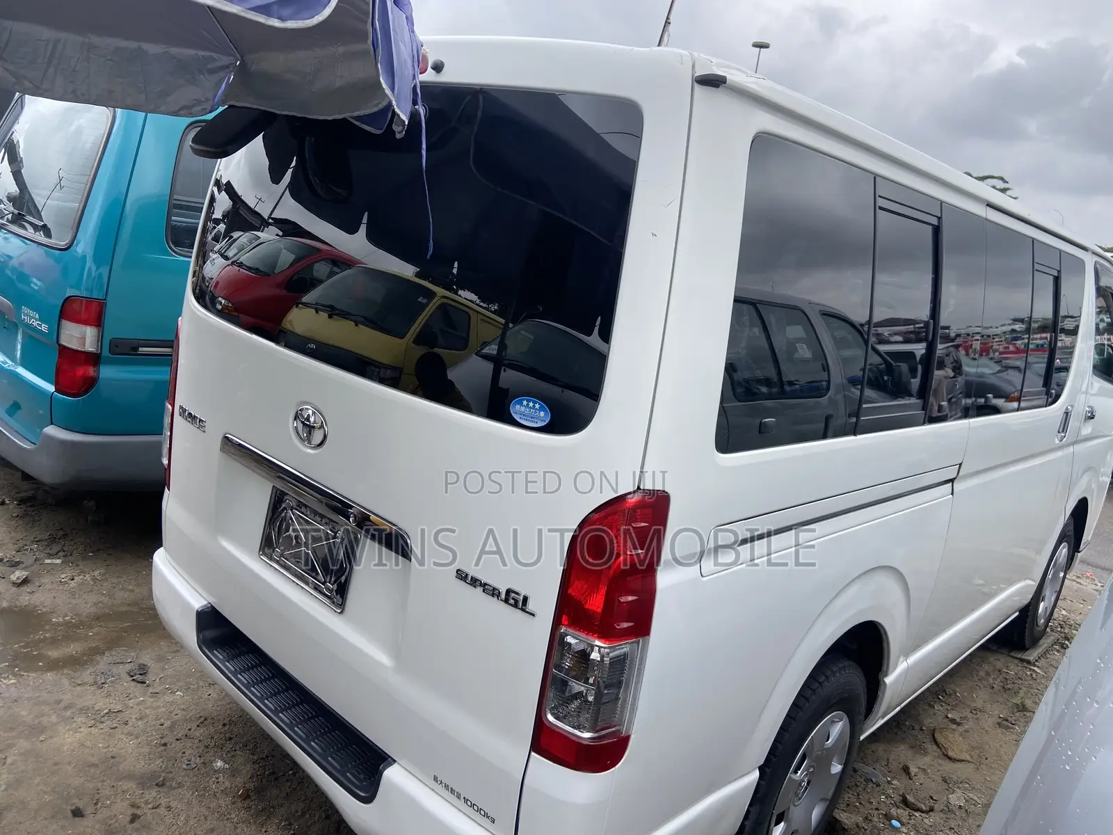 Toyota HiAce 2012 White