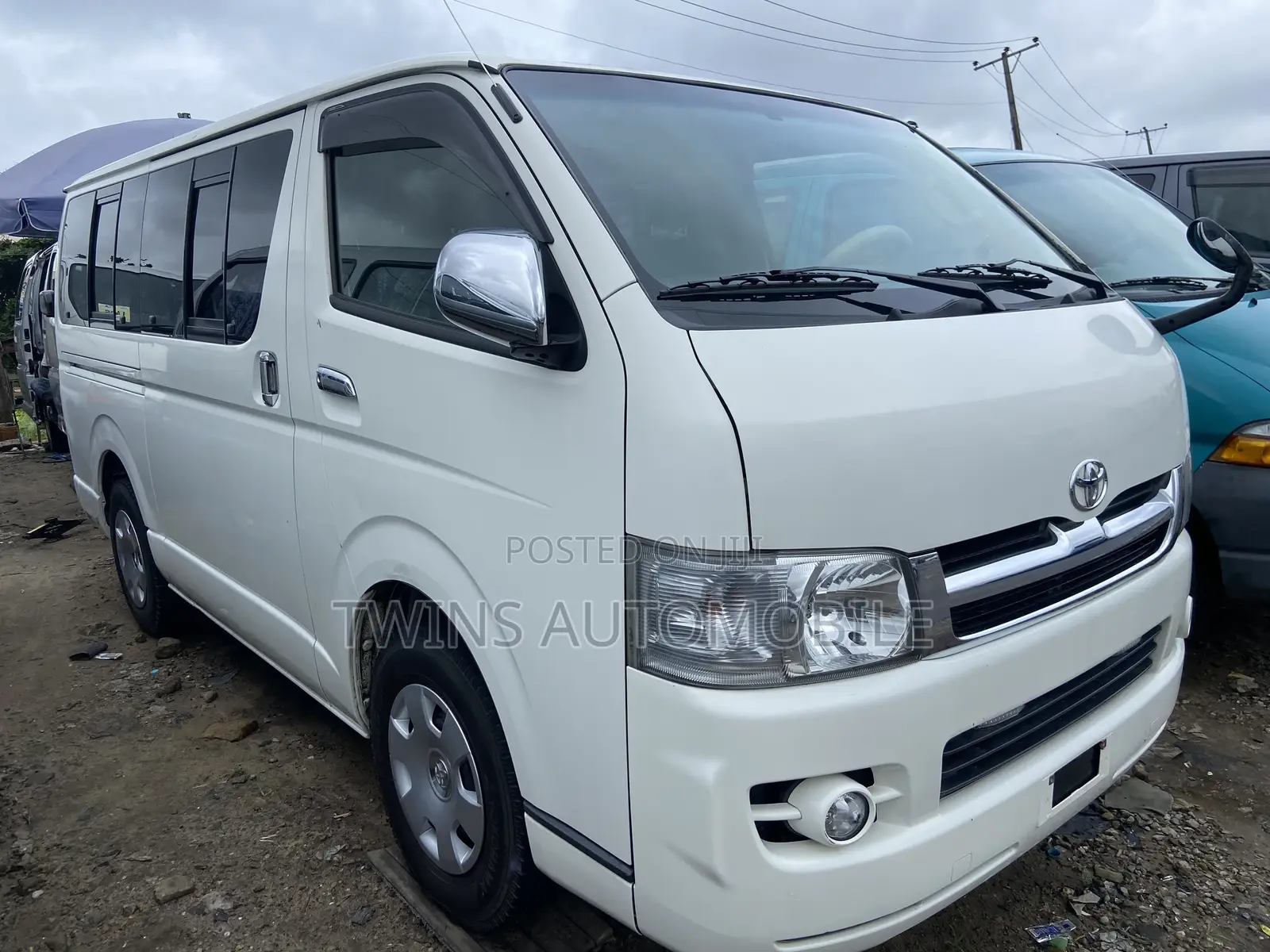 Toyota HiAce 2012 White
