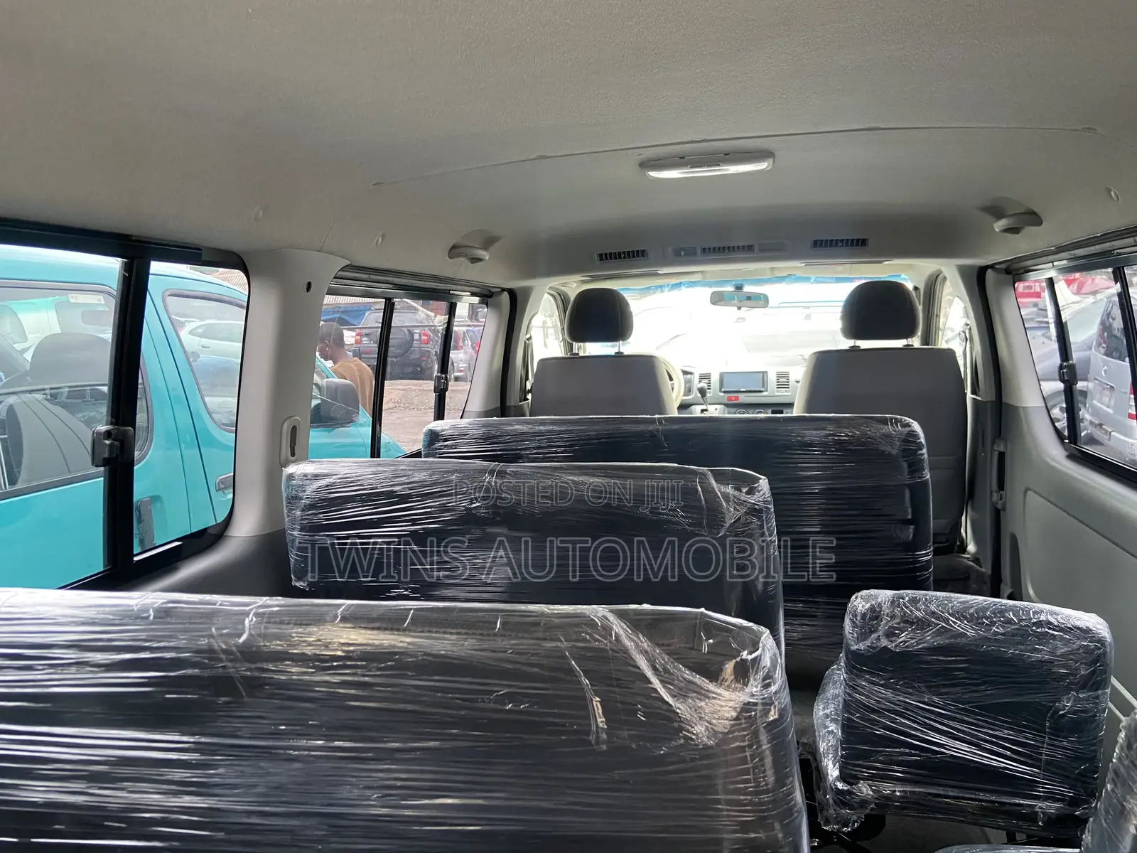 Toyota HiAce 2012 White