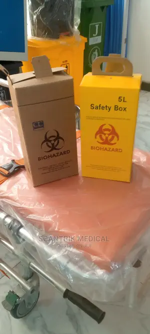 Biohazard Safety Box for Syringes