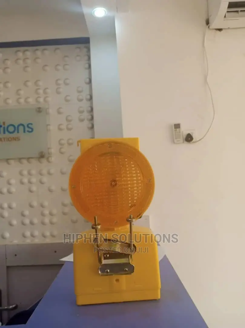 Attractive High Visibility Solar Construction Light