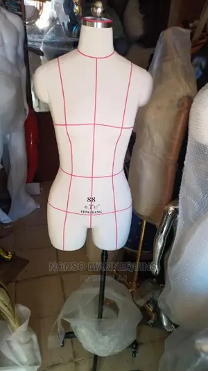 Size 10 Body Female Dressform Wirh Adjustable Height