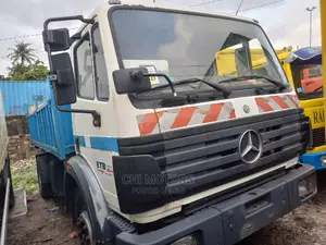 Mercedes Truck Tipper 1820