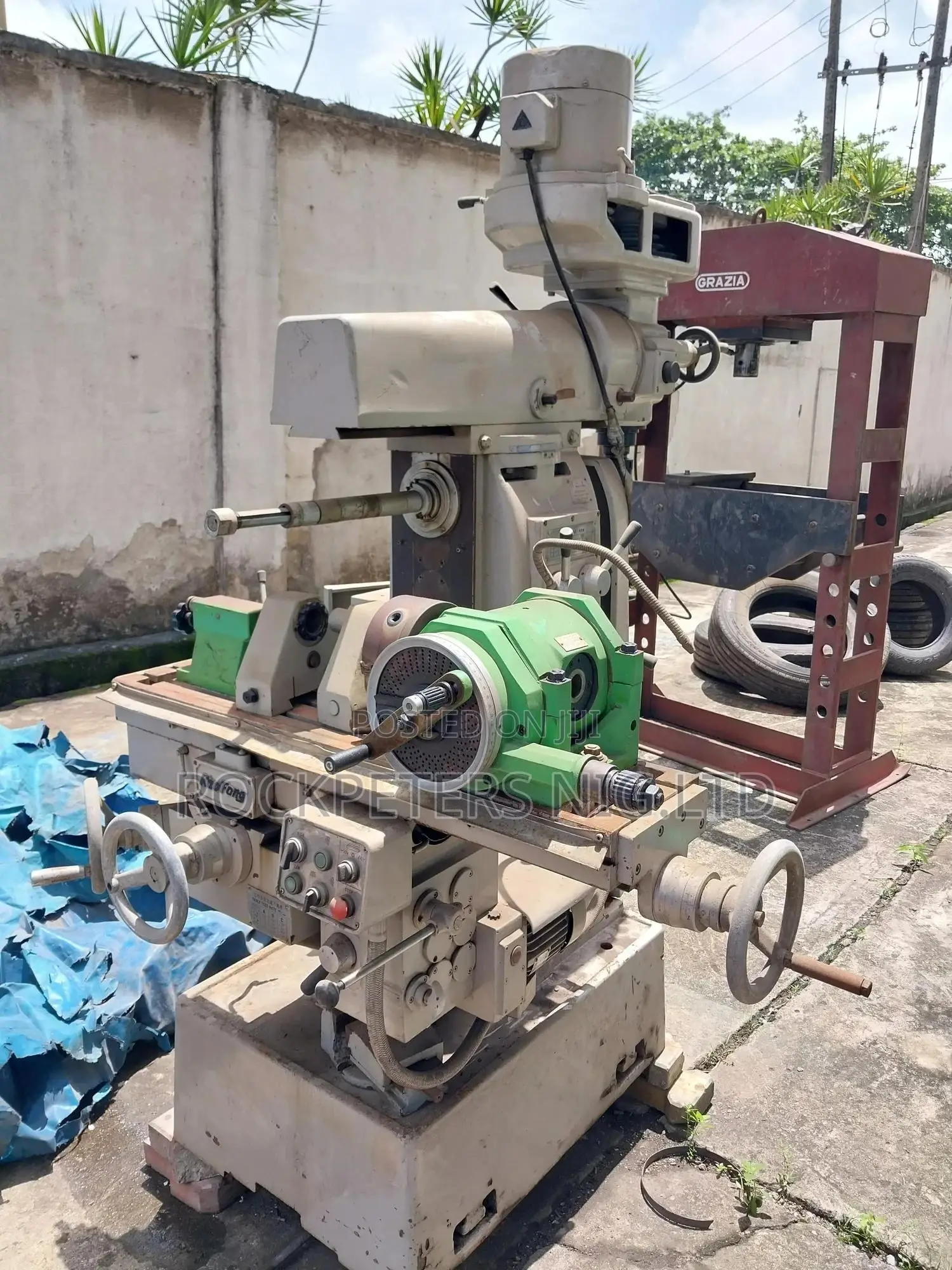 Vertical Horizontal Turrent Milling Machine