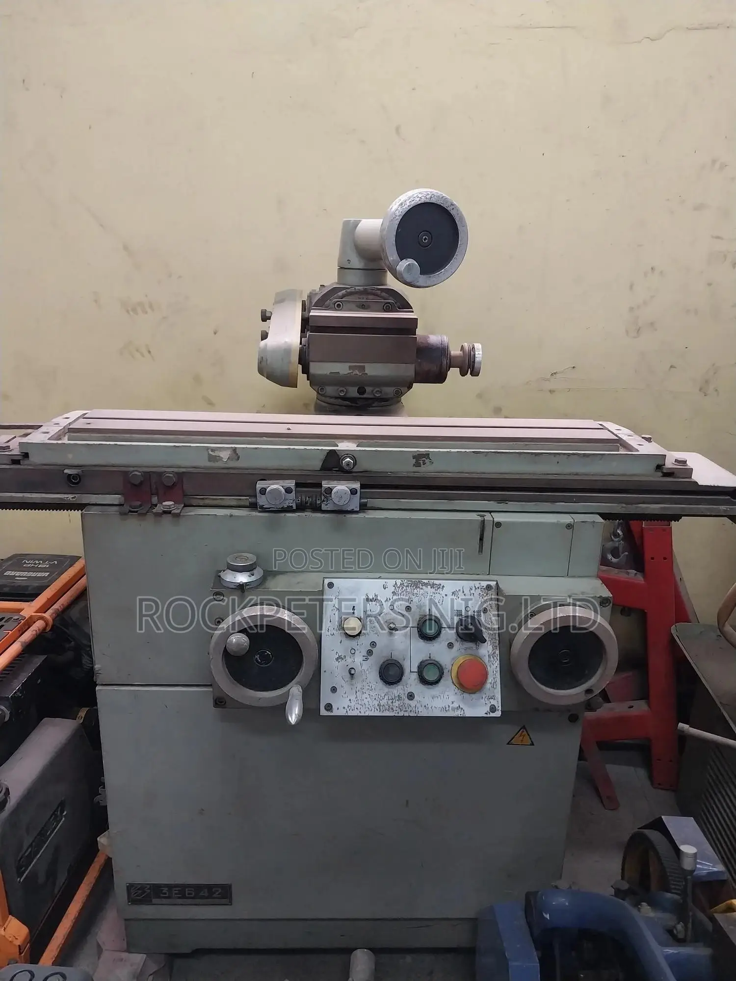 Universal Tool Grinding Machine 3E642