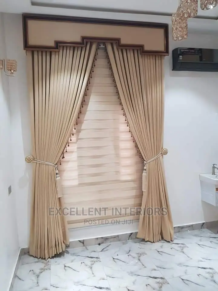 Royal Board Turkey Curtain.