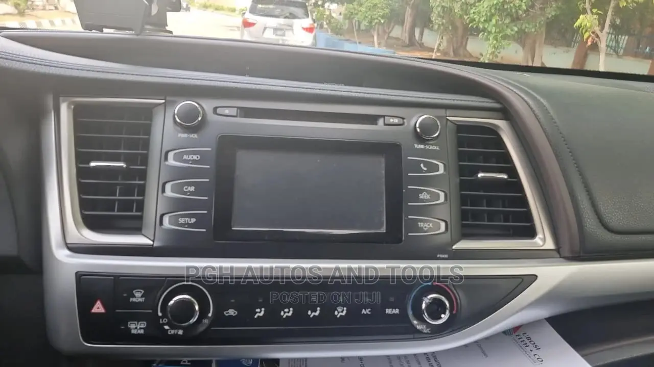 Highlander Android Stereo Screen With R.Camera(2011/2014 )
