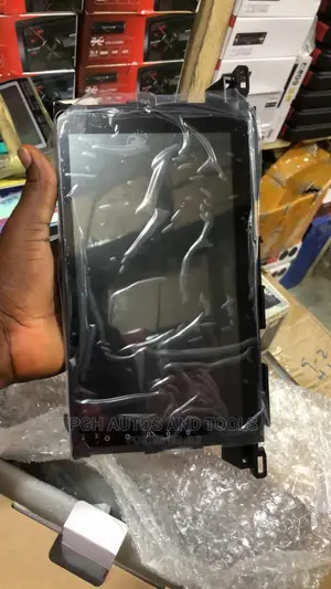 Highlander Android Stereo Screen With R.Camera(2011/2014 )