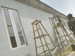 Black Wall Screeding