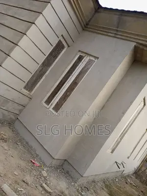 Black Wall Screeding