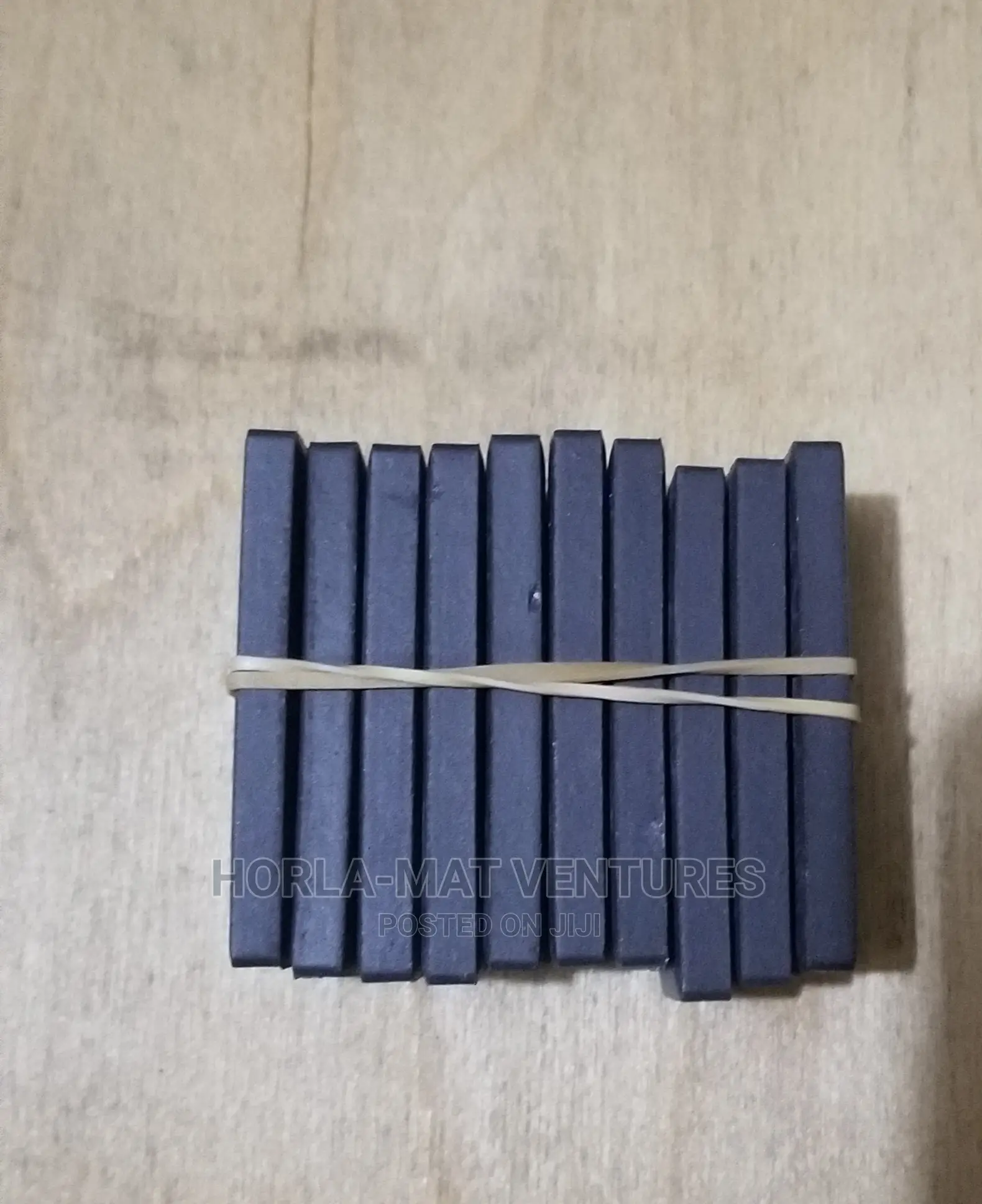Black Streak Plate