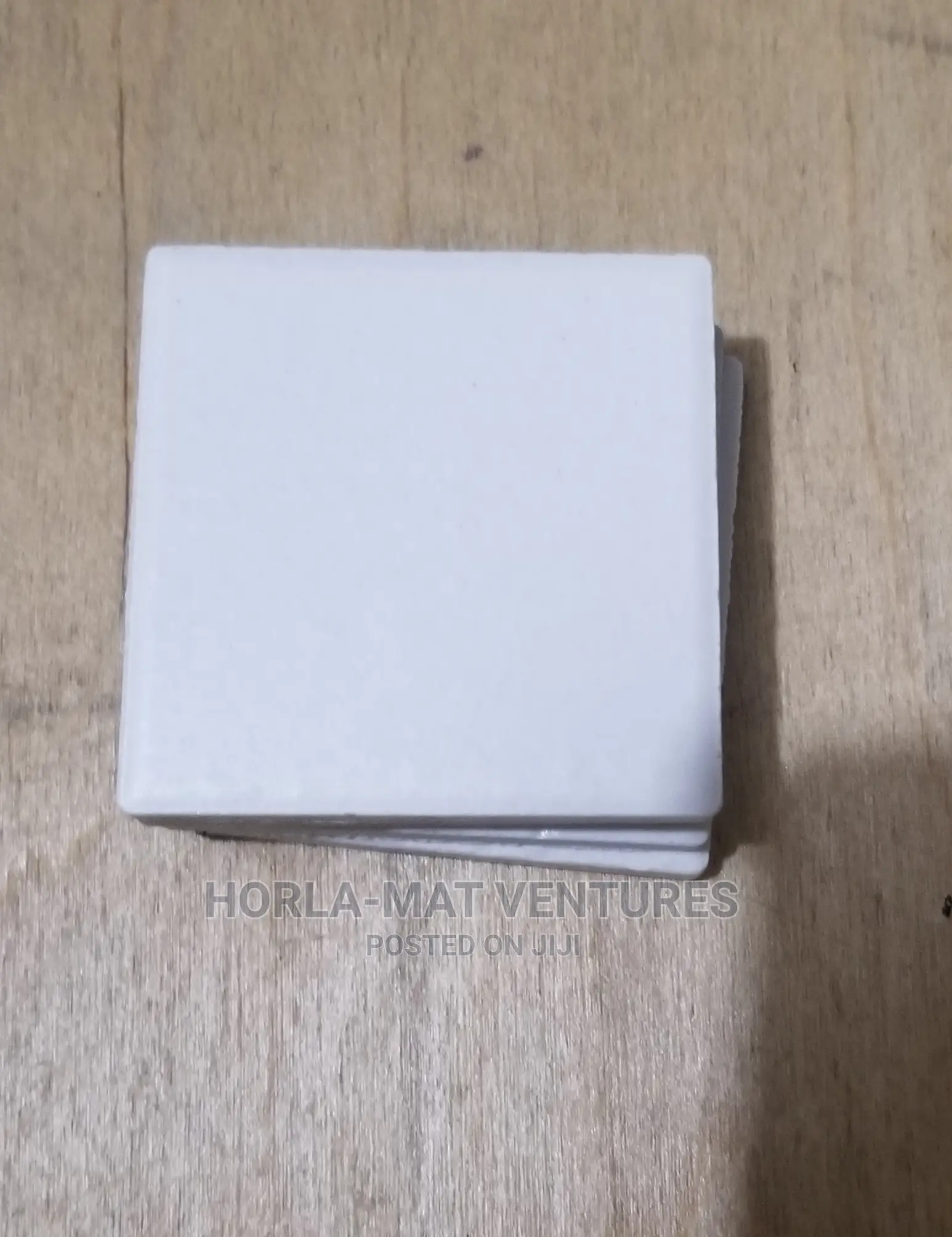 White Streak Plate