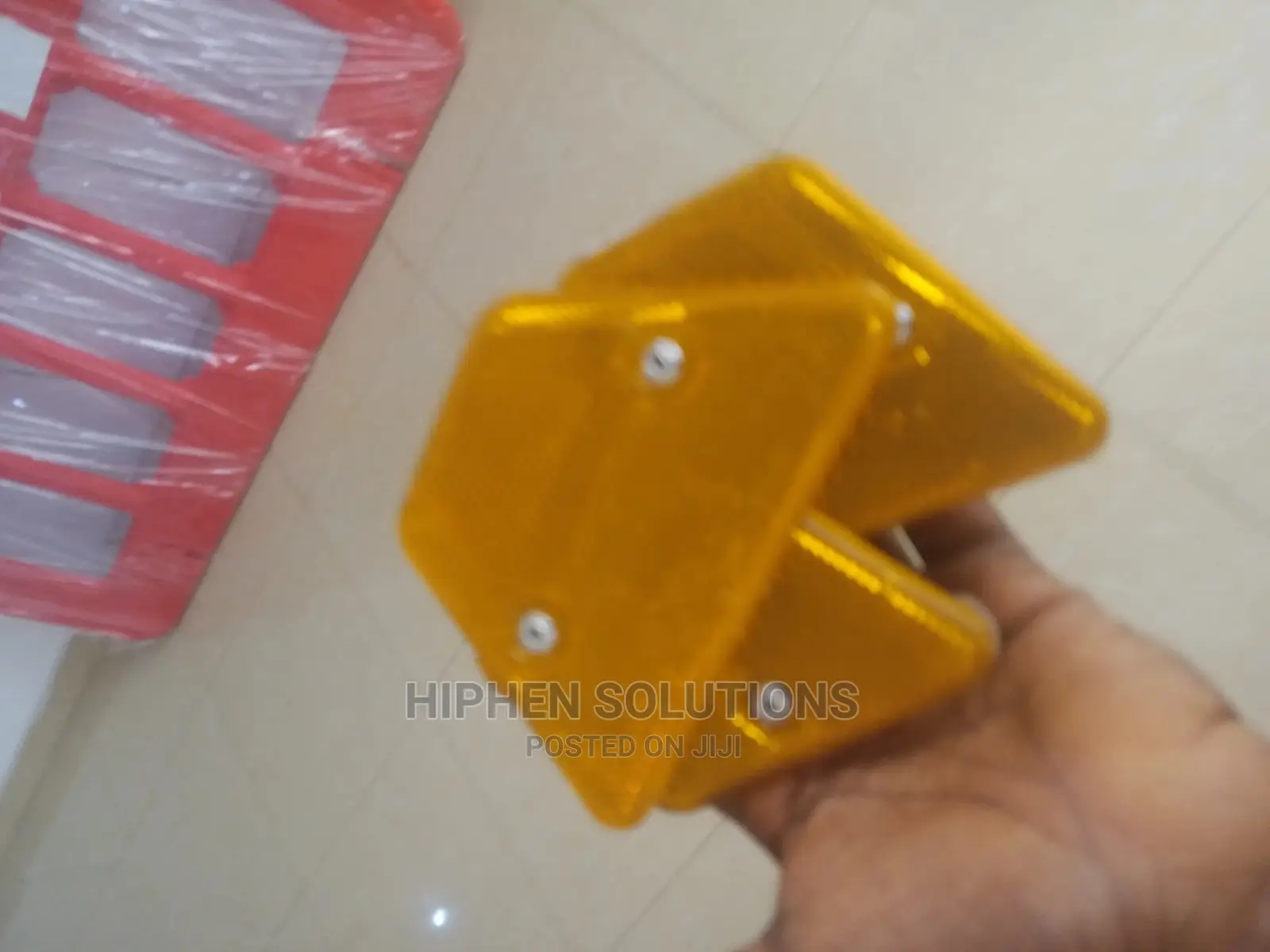 Clear Visual Guidance Guardrail Reflector