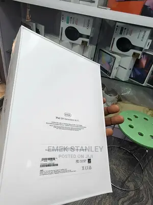 New Apple iPad 10.2 (2021) 64 GB Silver