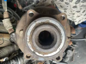GMC Acadia Front Hub 2006 2007 2008 2009 2010
