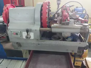 1⁄2"-4" Pipe Threading Machine
