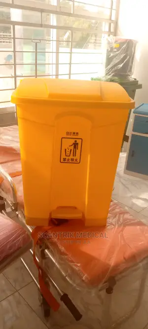 Plastic Trash Can for Hospital Clinic Offices