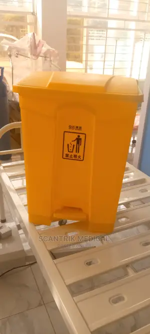 Portable 70 Litre Trash Bin Foot for Hospital Clinic Offices