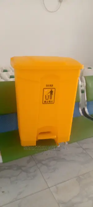 70L Outdoor Plastic Trash Can for Hospital Clinic Offices