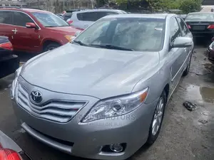 Toyota Camry 2010 Silver