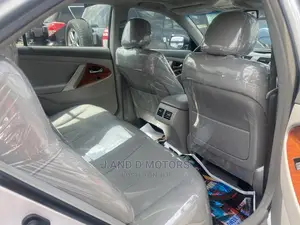 Toyota Camry 2010 Silver