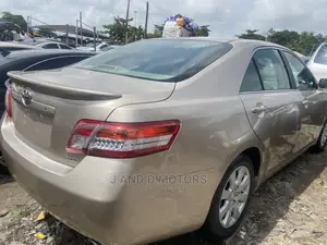 Toyota Camry 2008 Gold