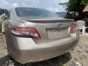 Toyota Camry 2008 Gold