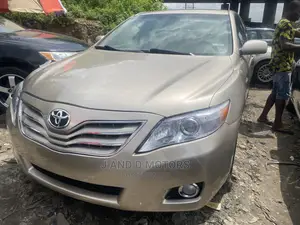 Toyota Camry 2008 Gold