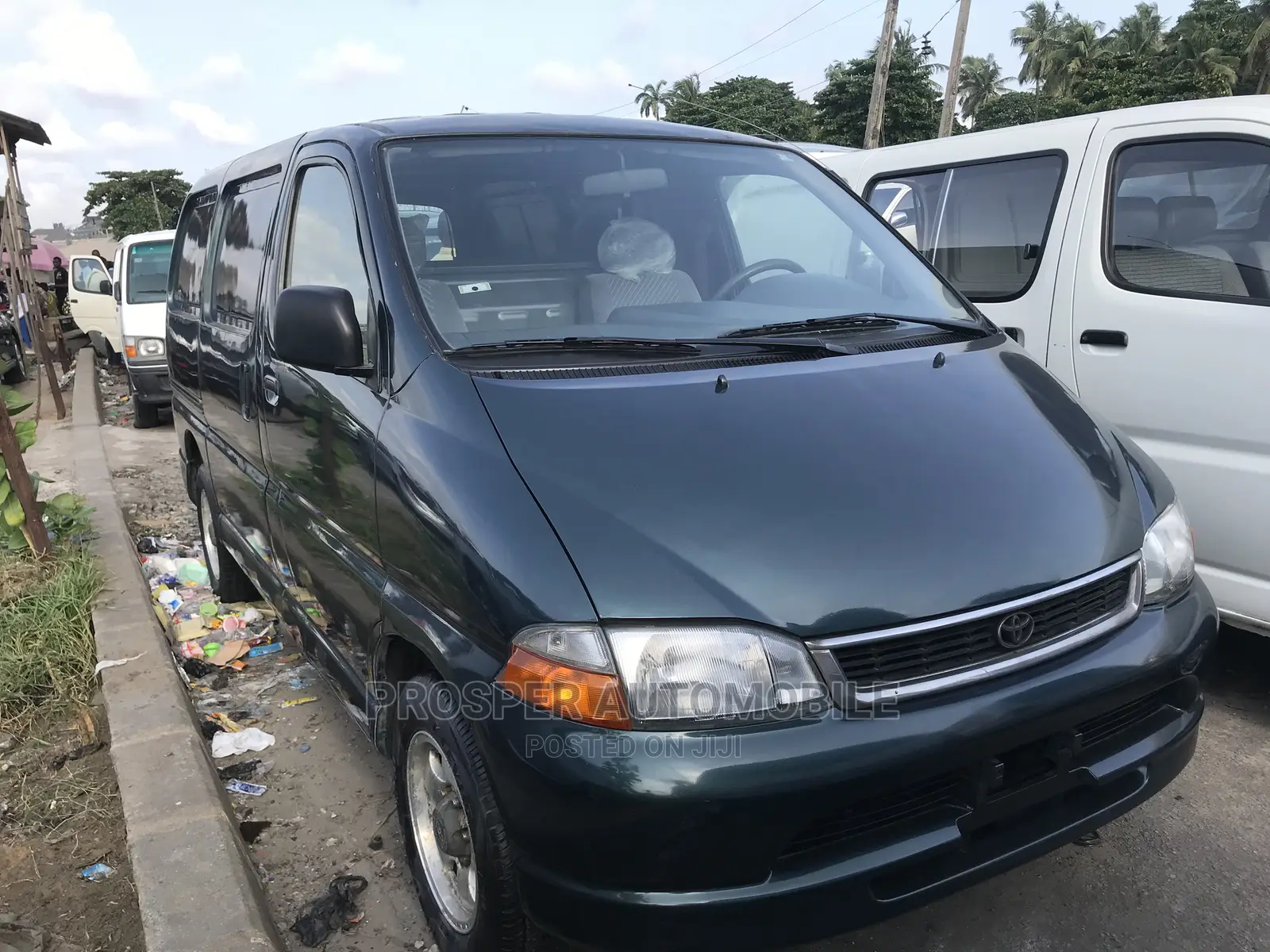 Toyota HiAce 2000 Blue