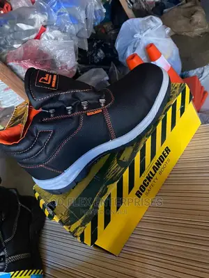 Rocklander Safety Shoe