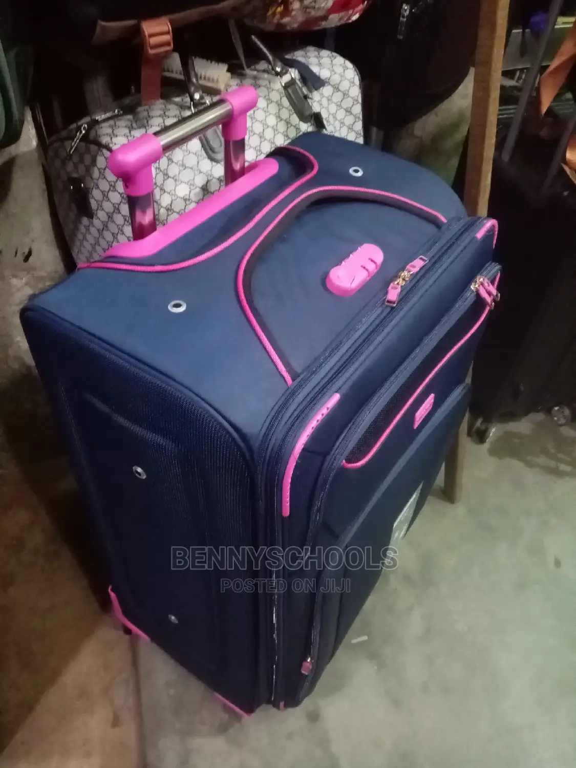 Big Eva Traveling Luggage Box