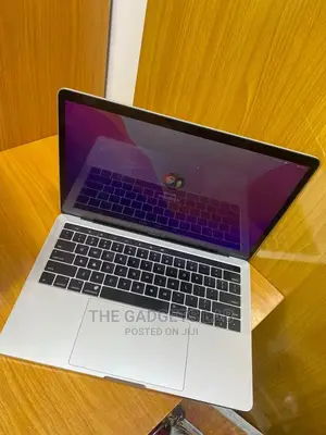 Laptop Apple MacBook Pro 2017 8GB Intel Core I5 SSD 256GB