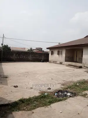 4bdrm Bungalow in Ojodu, Yakoyo/Alagbole for sale