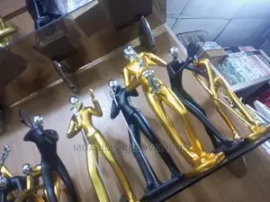 Figurines Black and Gold Man