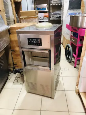 20kg Big Size Cubes Ice Maker/Ice Cube Machine With Bottle