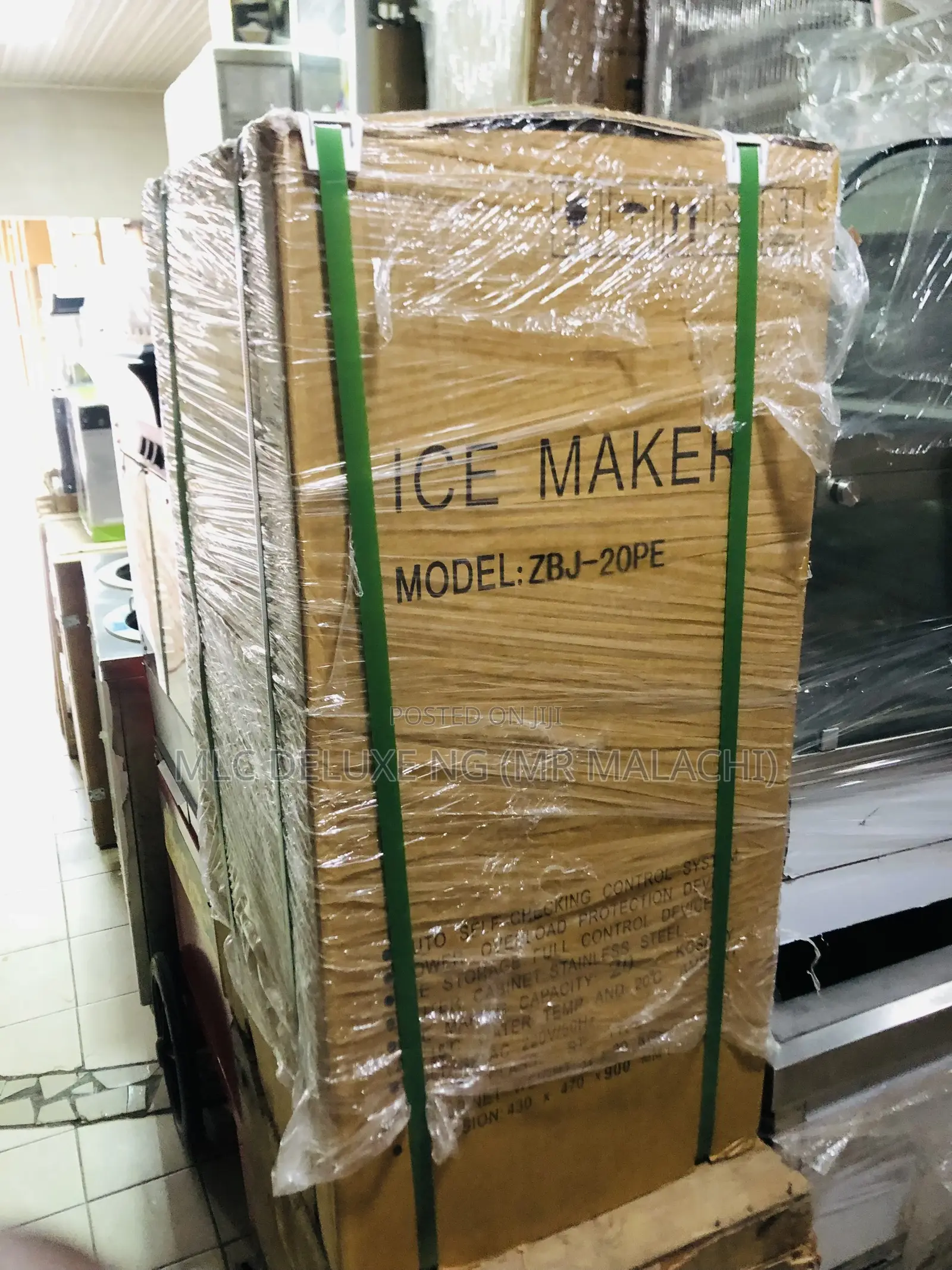 30 Big Size Cubes Ice Cube Machine Available (20kg Capacity)
