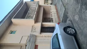 5bdrm Duplex in Adeniyi Jones for rent