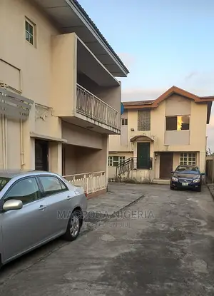 5bdrm Duplex in Adeniyi Jones for rent