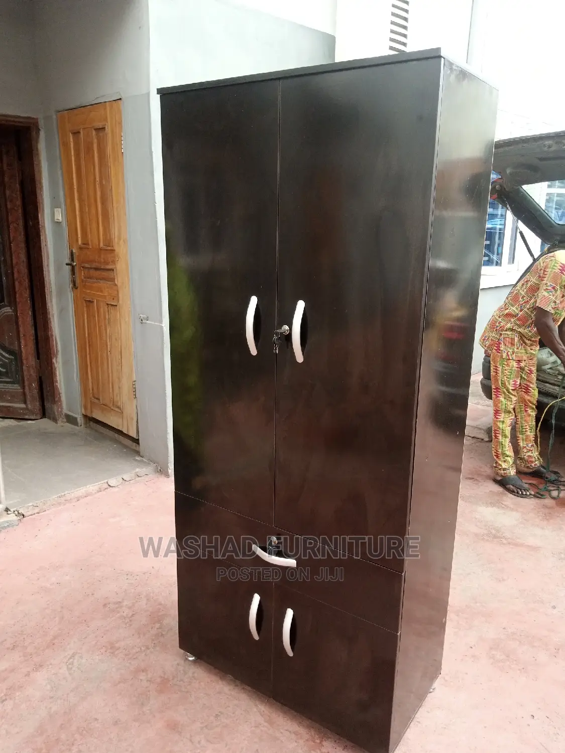 Three Feet Wardrobe